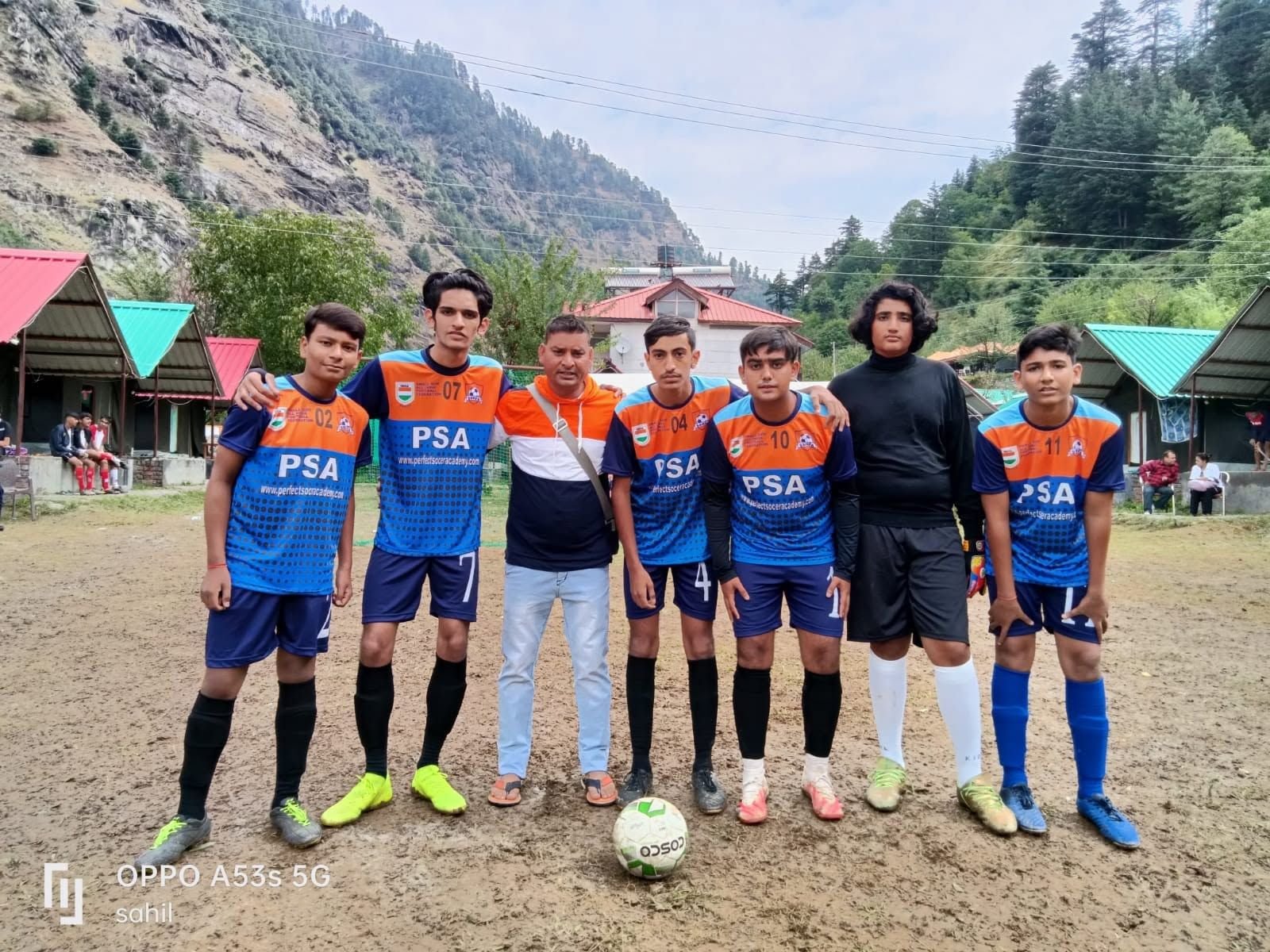 PSA players with a ball on a mountain ground